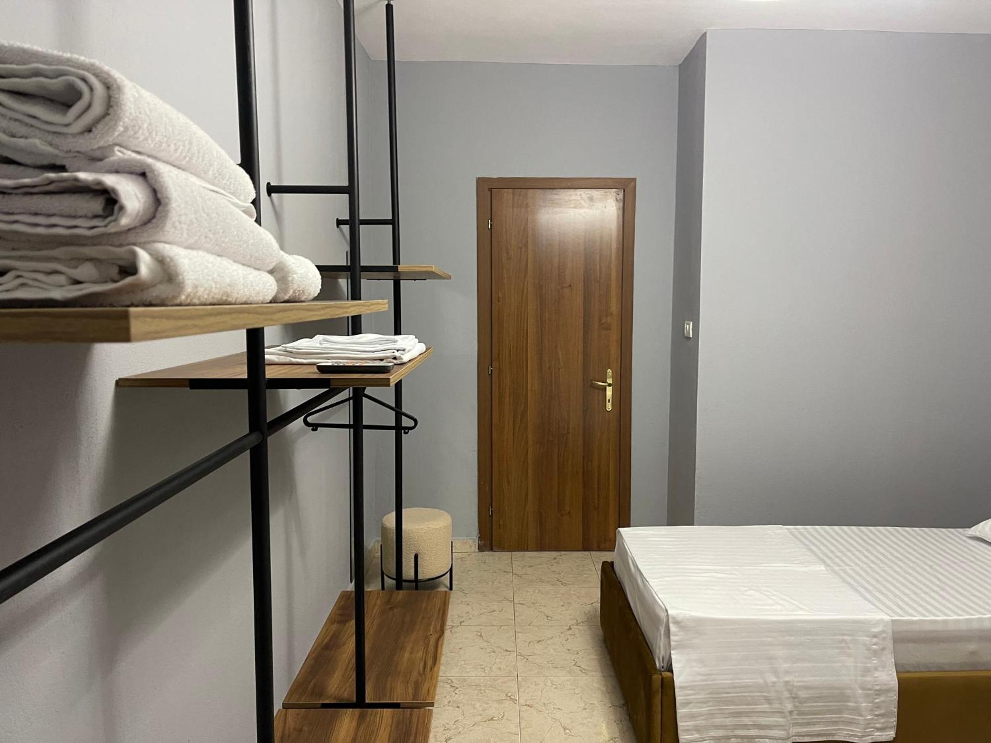 Super House 2 Blloku - 3 Rooms Tirana Exterior photo